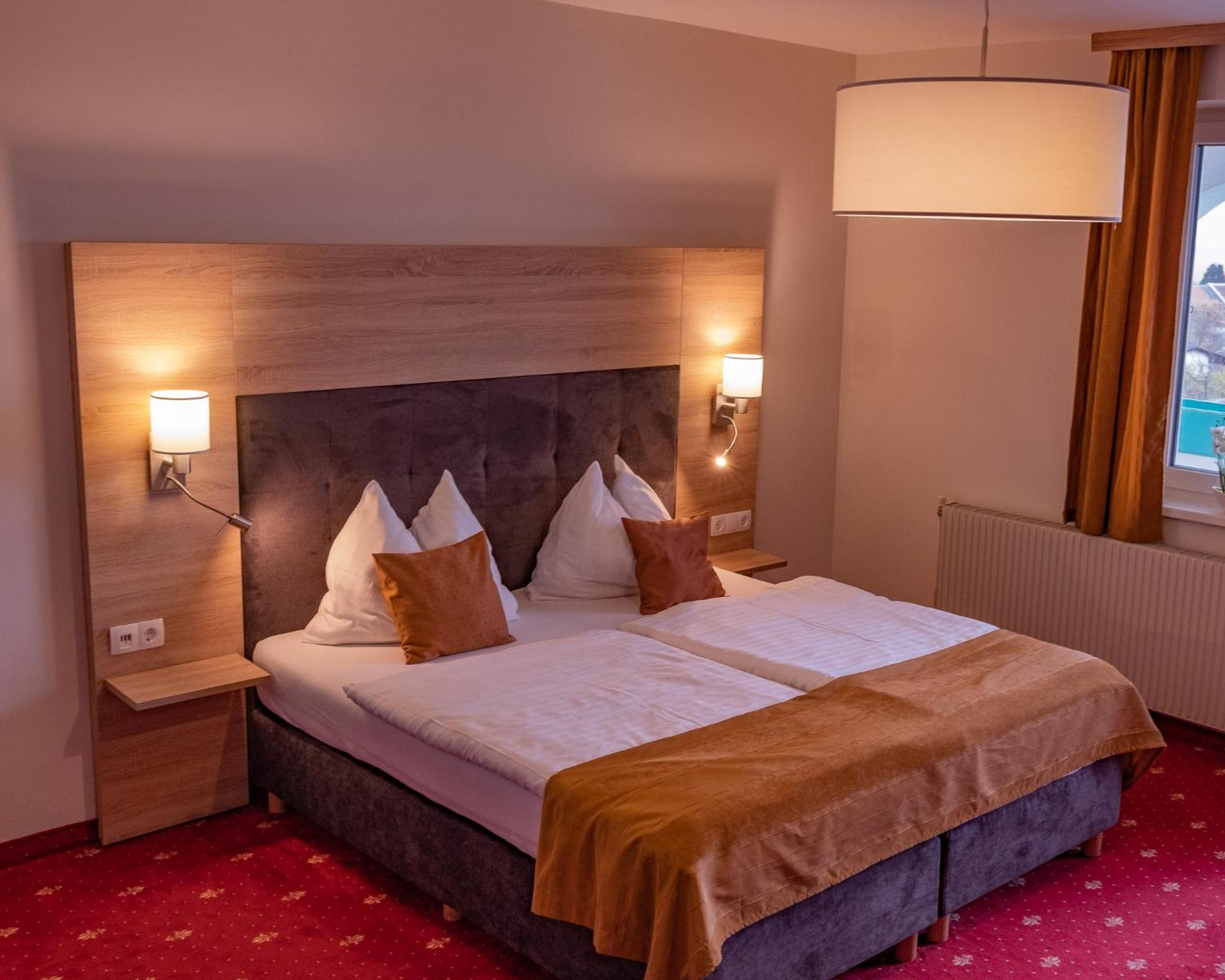 Hotel Am Greiner 拉斯特 外观 照片